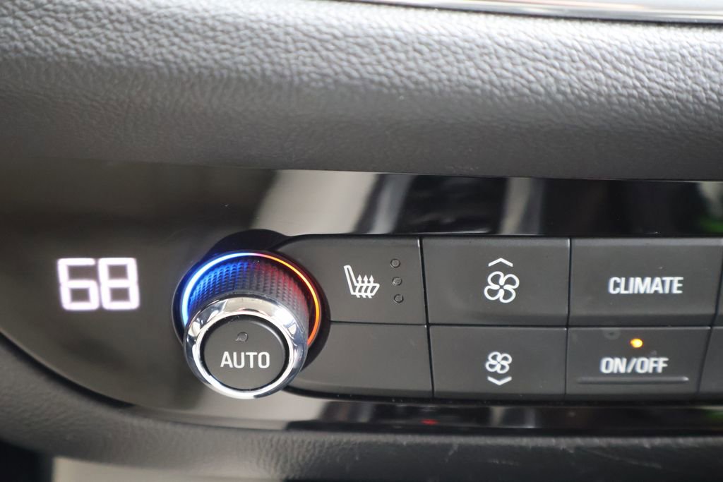 Used 2024 Buick Enclave Essence FWD image 19