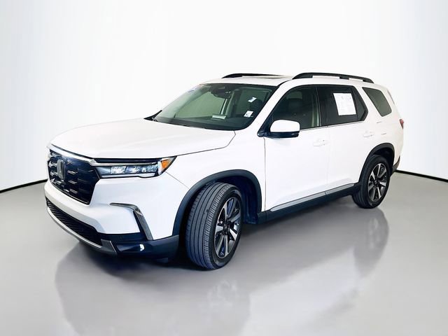 Used 2023 Honda Pilot Touring image 4