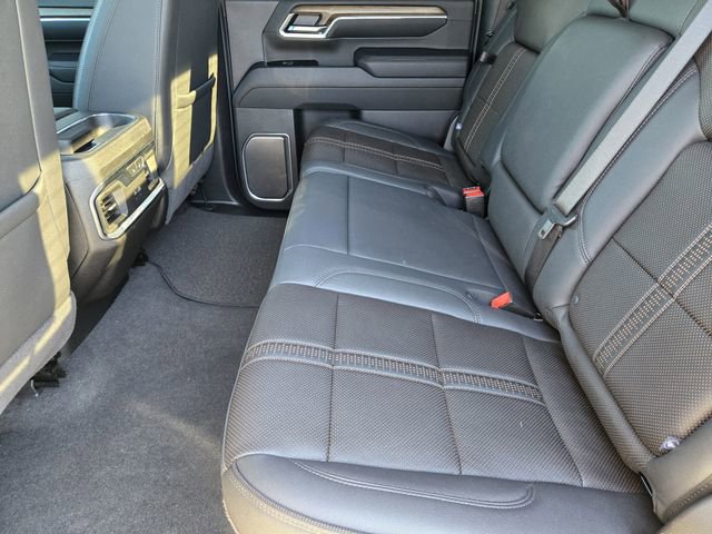 Used 2025 Chevrolet Silverado 2500 High Country w/ Midnight Edition image 35