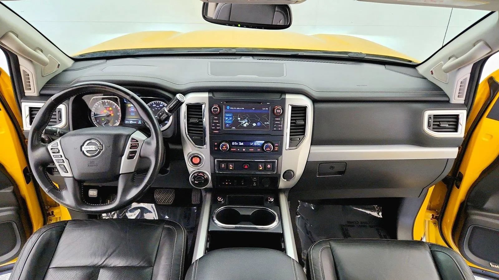 Used 2017 Nissan Titan PRO-4X w/ Pro-4x Convenience Package AWD/4WD image 29