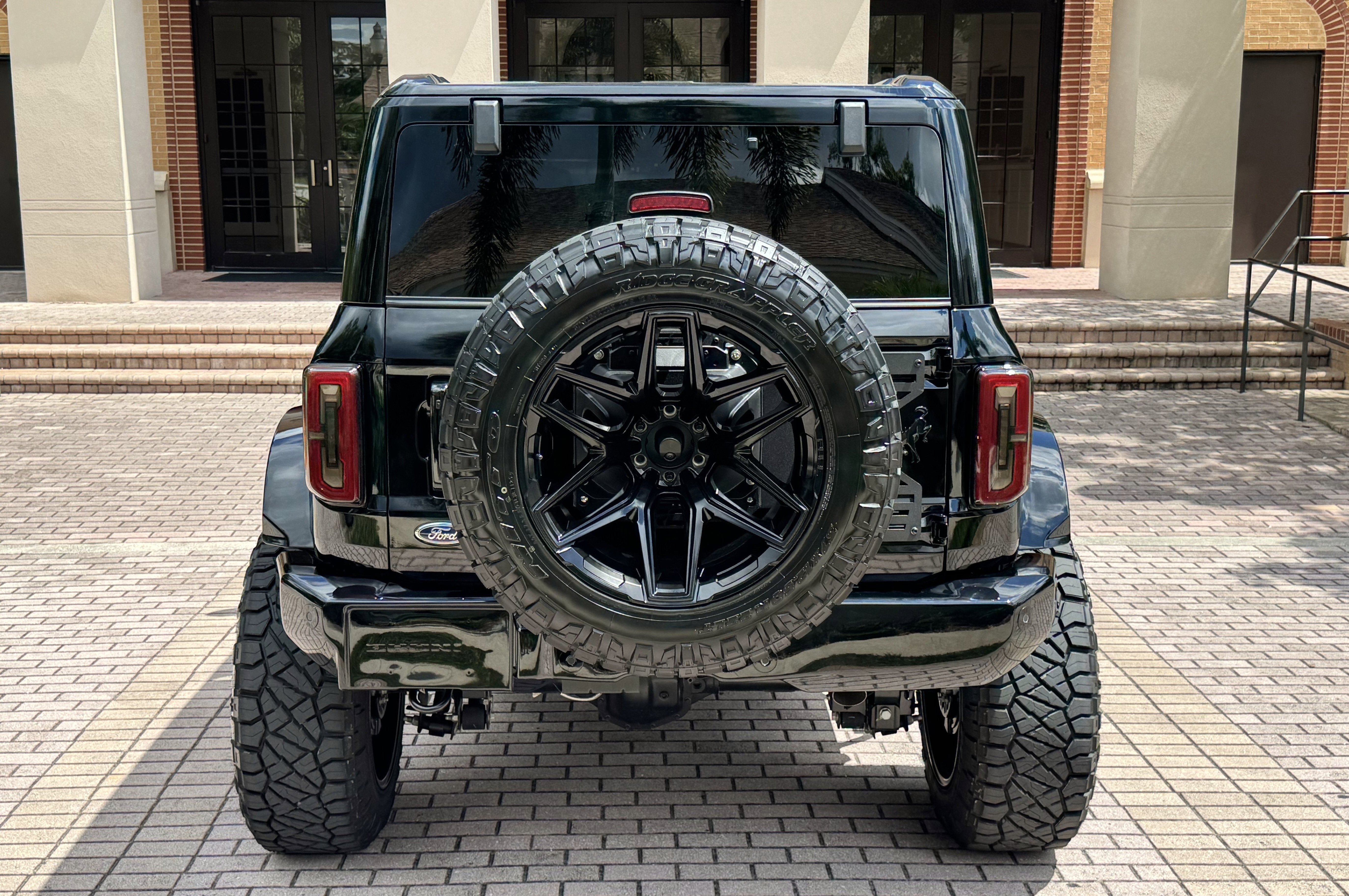 Used 2025 Ford Bronco Outer Banks AWD/4WD image 6