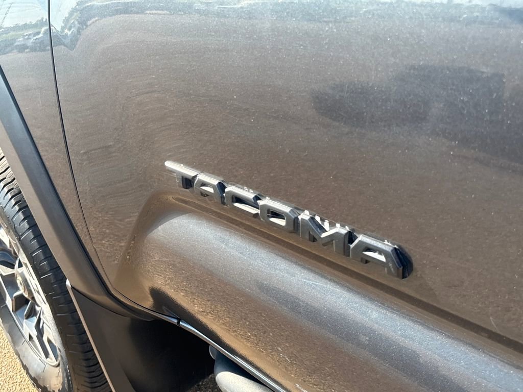 Used 2021 Toyota Tacoma TRD Off-Road w/ Technology Package image 32