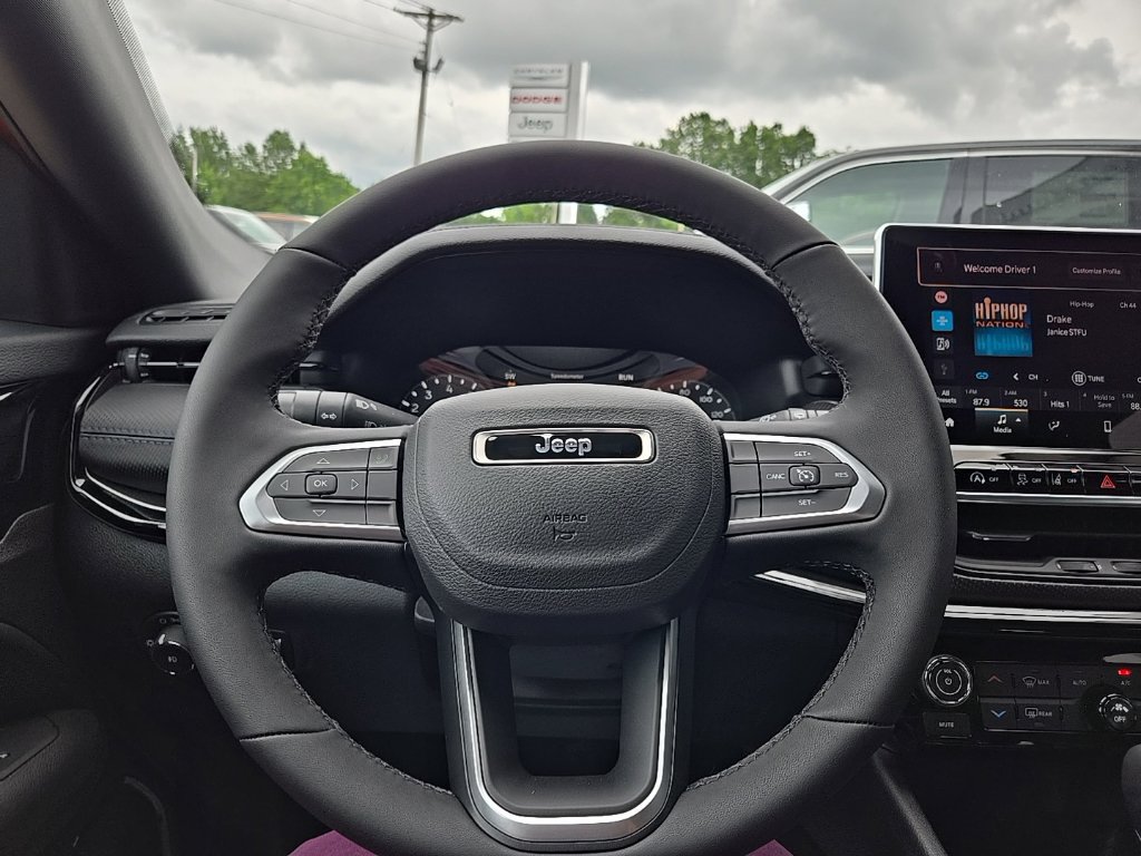 New 2026 Jeep Compass Latitude AWD/4WD image 39