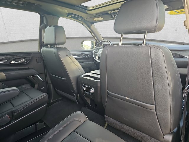 Used 2021 GMC Yukon XL Denali w/ Denali Premium Package image 11