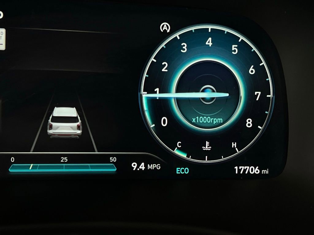 Used 2023 Hyundai Palisade Limited w/ Winter Package image 15