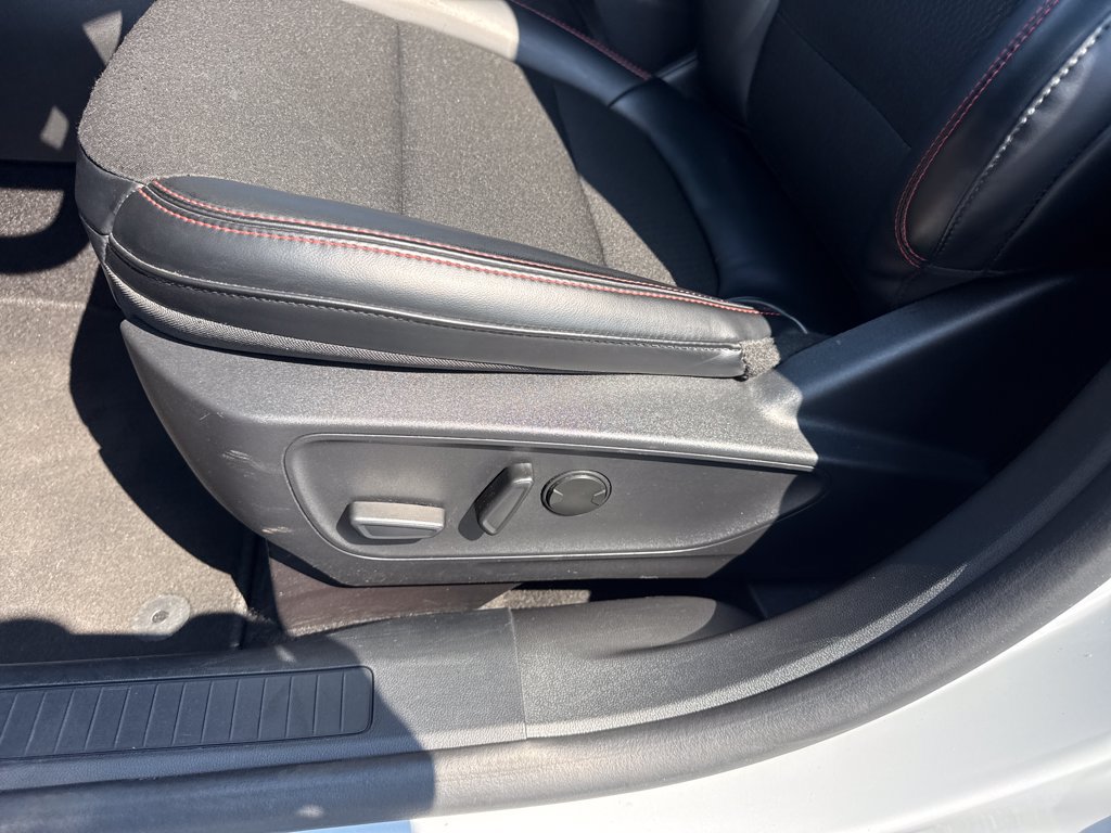 Used 2025 Ford Escape ST-Line FWD image 24