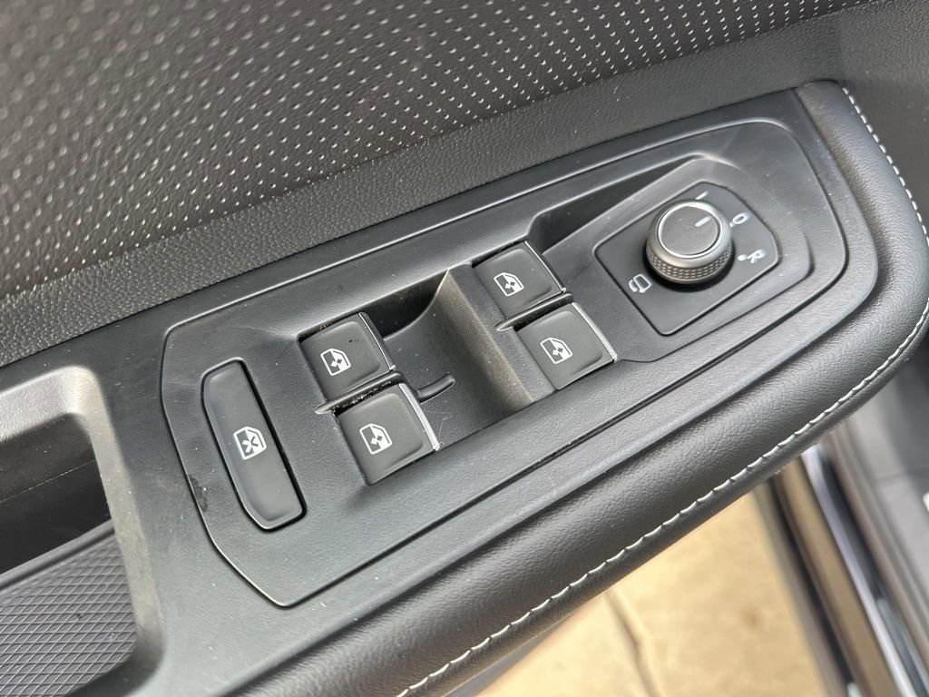 New 2026 Volkswagen Atlas Cross Sport SEL Premium R-Line image 11