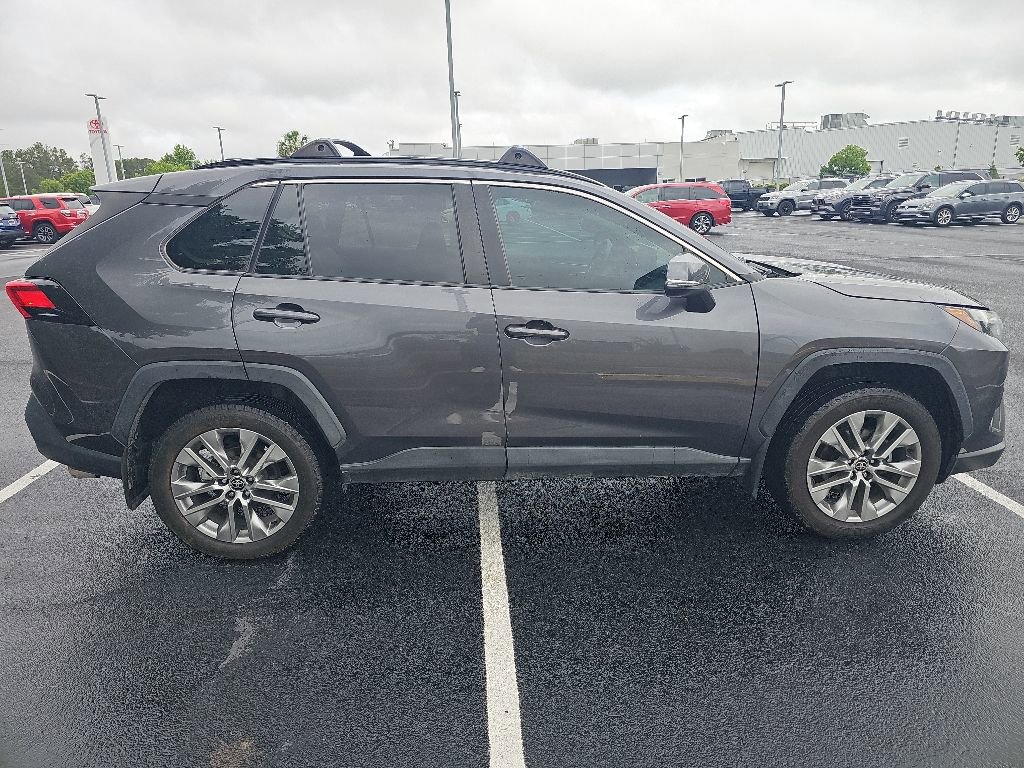 Used 2023 Toyota RAV4 XLE Premium FWD image 4
