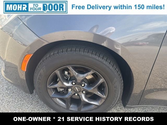 Used 2018 Chrysler Pacifica Touring-L w/ Premium Audio Group image 9