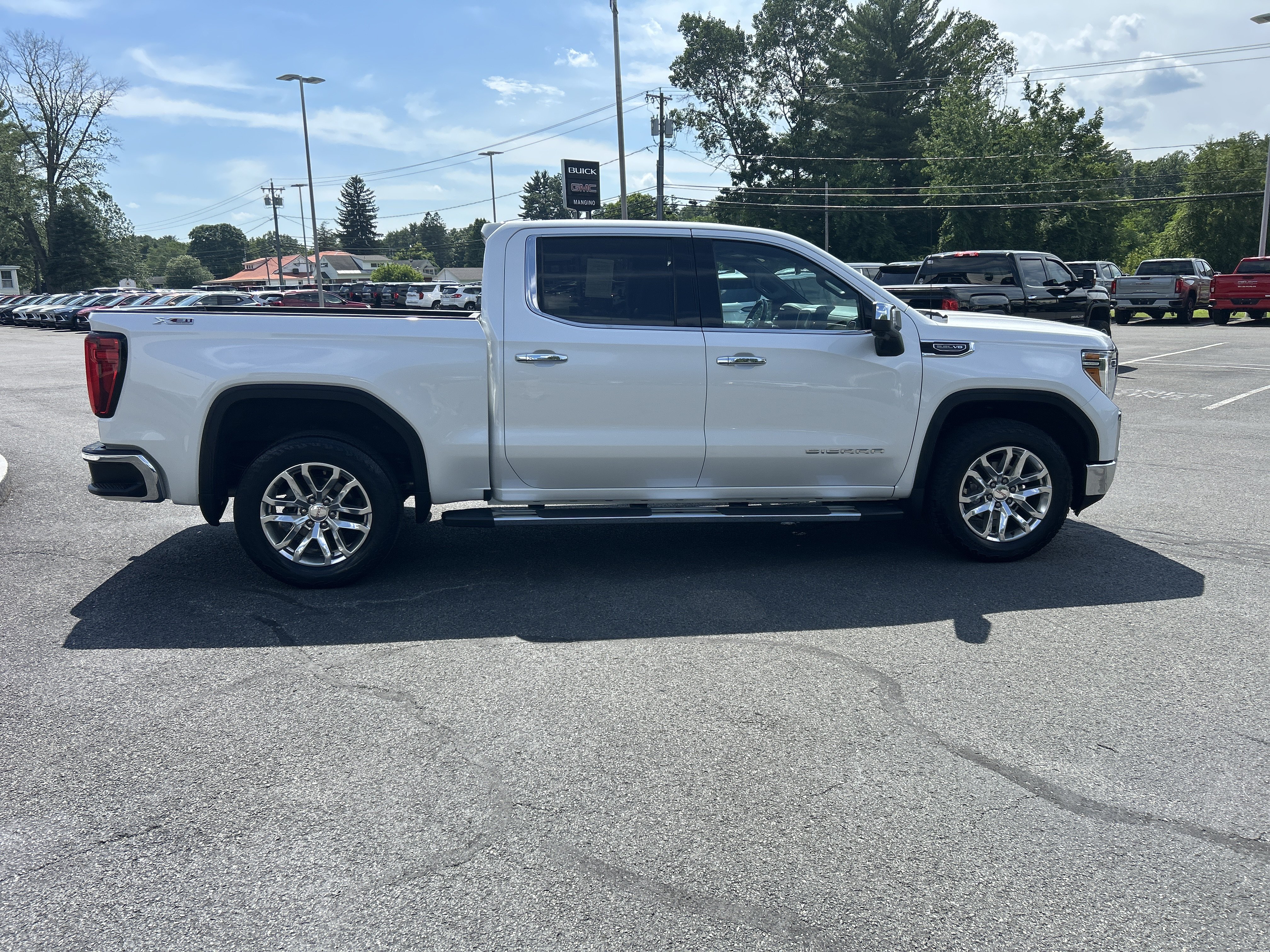 Used 2021 GMC Sierra 1500 SLT w/ SLT Premium Plus Package AWD/4WD image 15