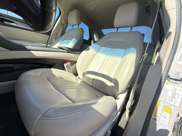 Used 2020 Lincoln MKZ image 3