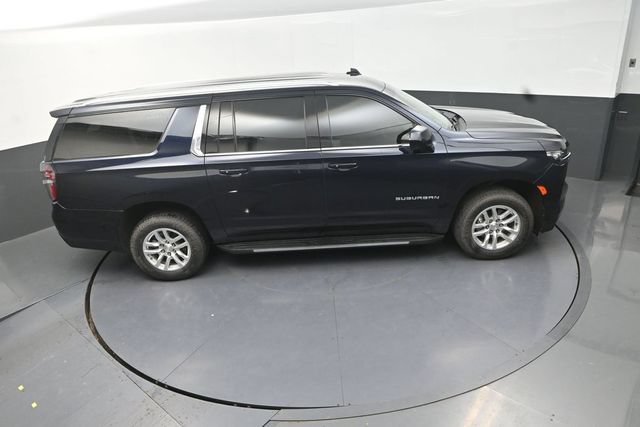 Used 2022 Chevrolet Suburban LT AWD/4WD image 31