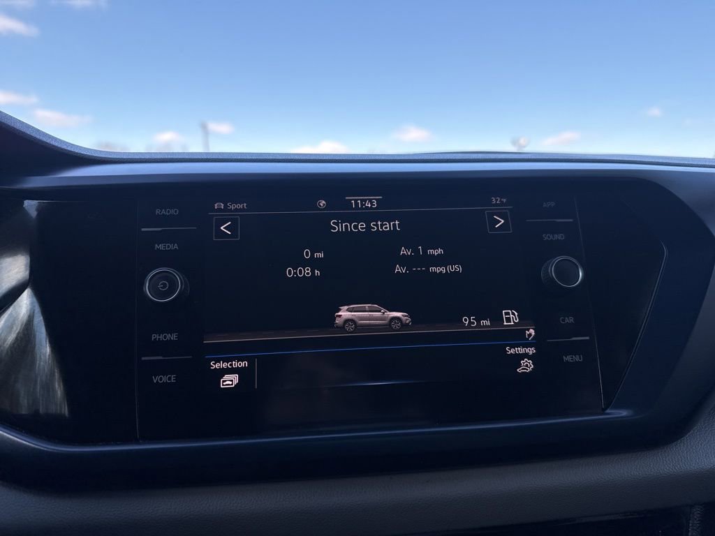 Used 2023 Volkswagen Taos SE image 30