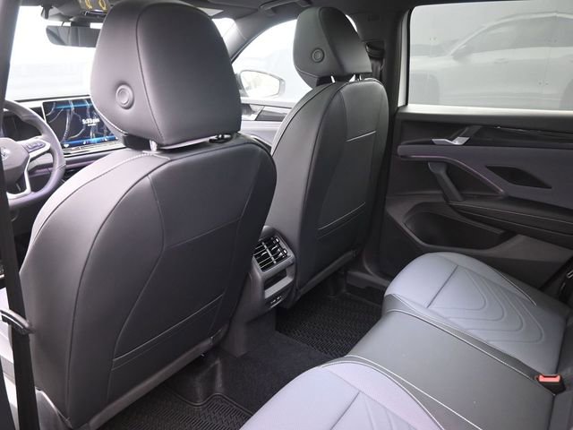 New 2026 Volkswagen Tiguan SE R-Line image 23