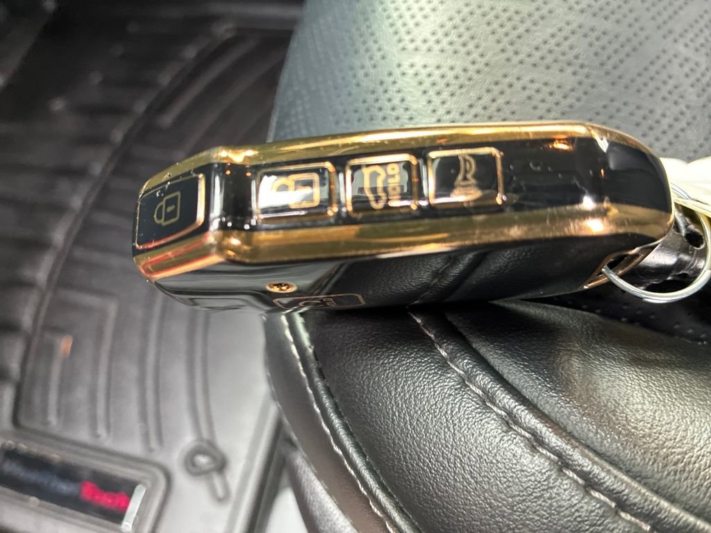 Used 2023 Kia Sorento EX image 29