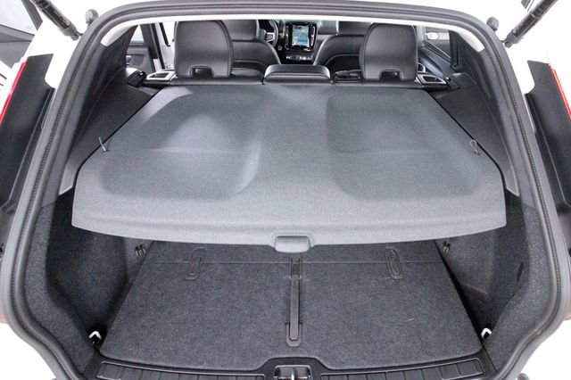 Certified 2025 Volvo XC40 B5 Ultra w/ Protection Package Premier AWD/4WD image 30