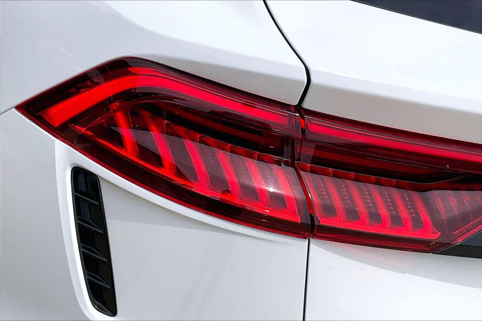 Used 2023 Audi RS Q8 AWD/4WD image 28