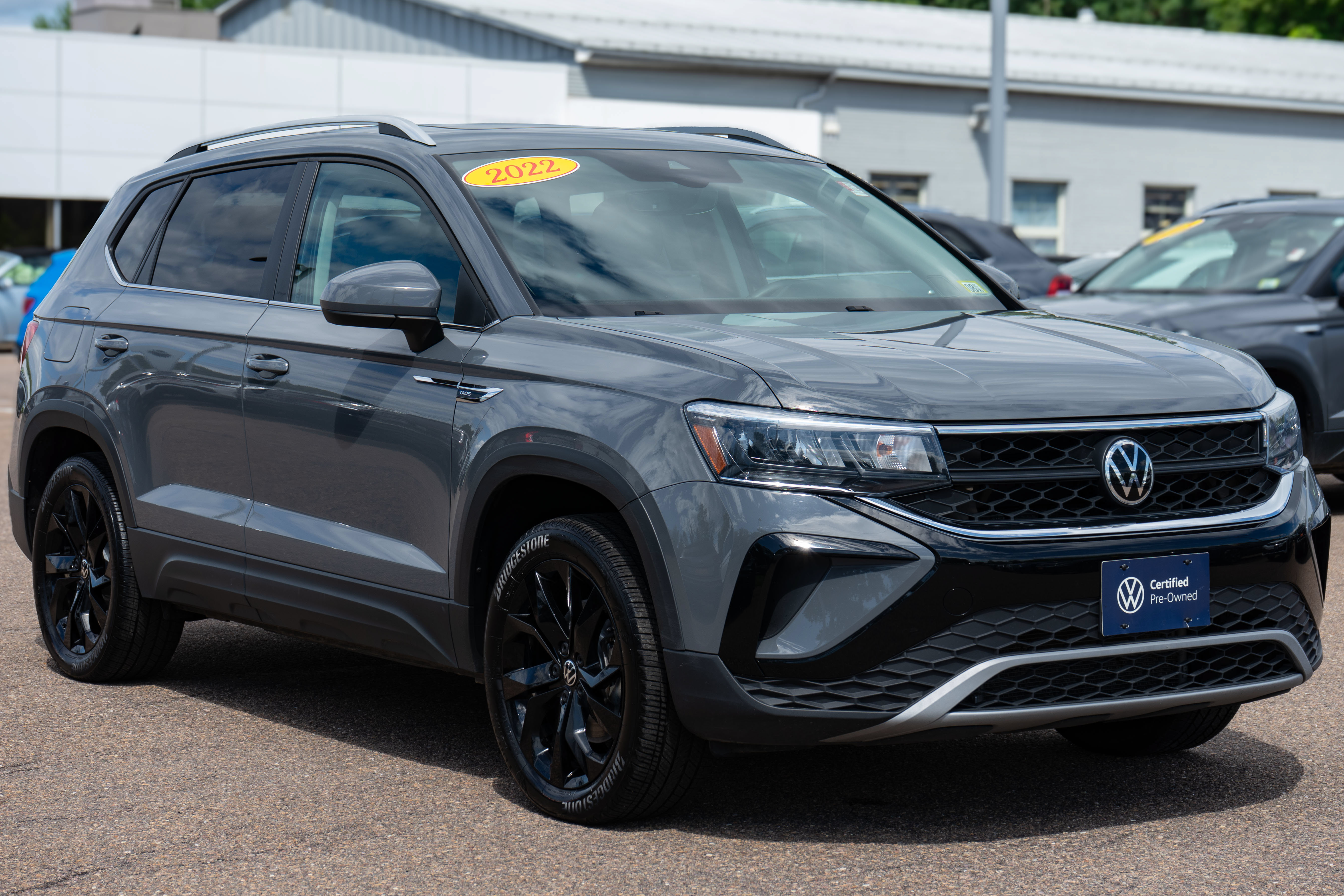 Certified 2022 Volkswagen Taos SE w/ Panoramic Sunroof Package AWD/4WD image 8