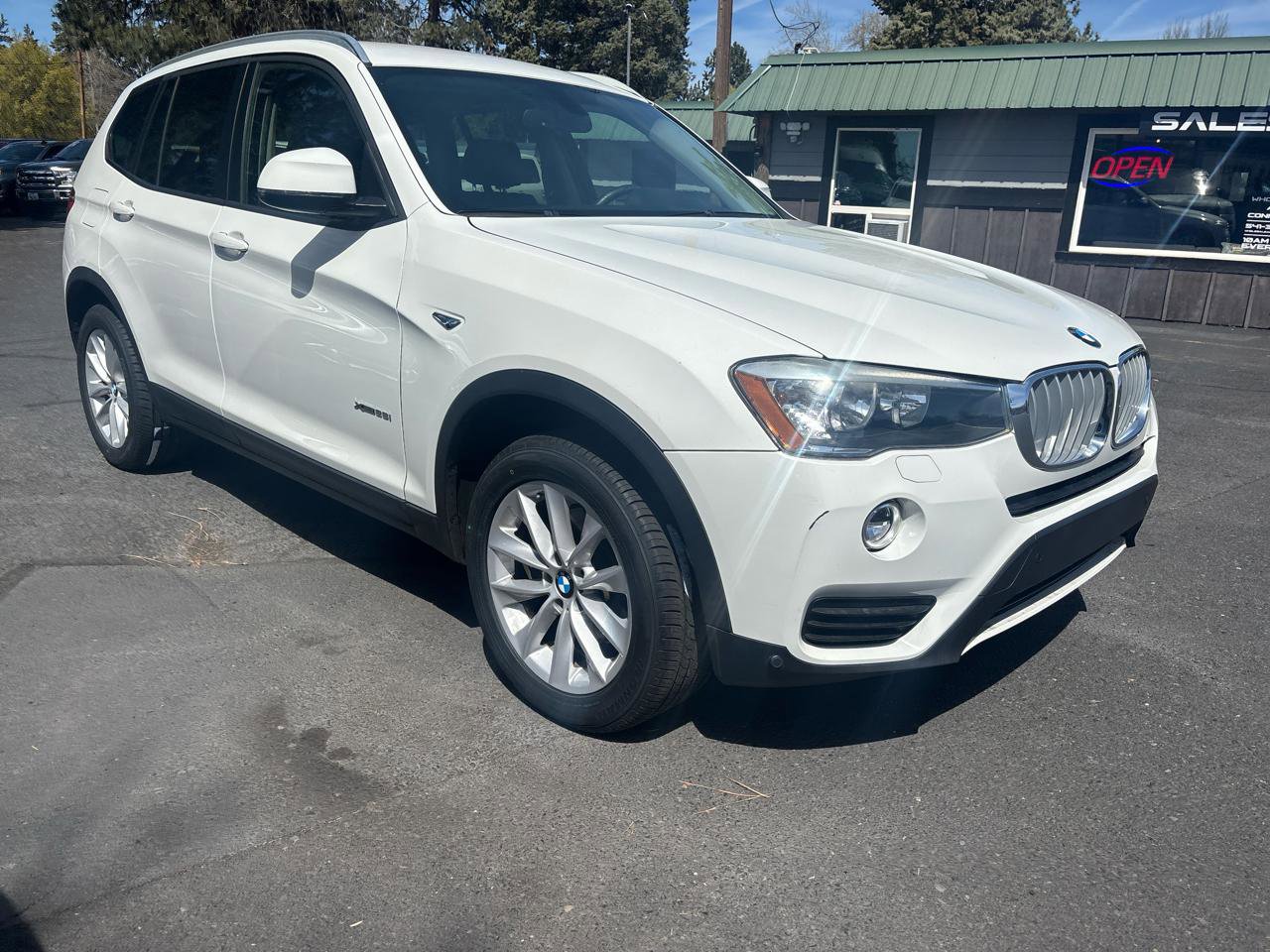 Used 2017 BMW X3 xDrive28i w/ Driving Assistance Package AWD/4WD image 7