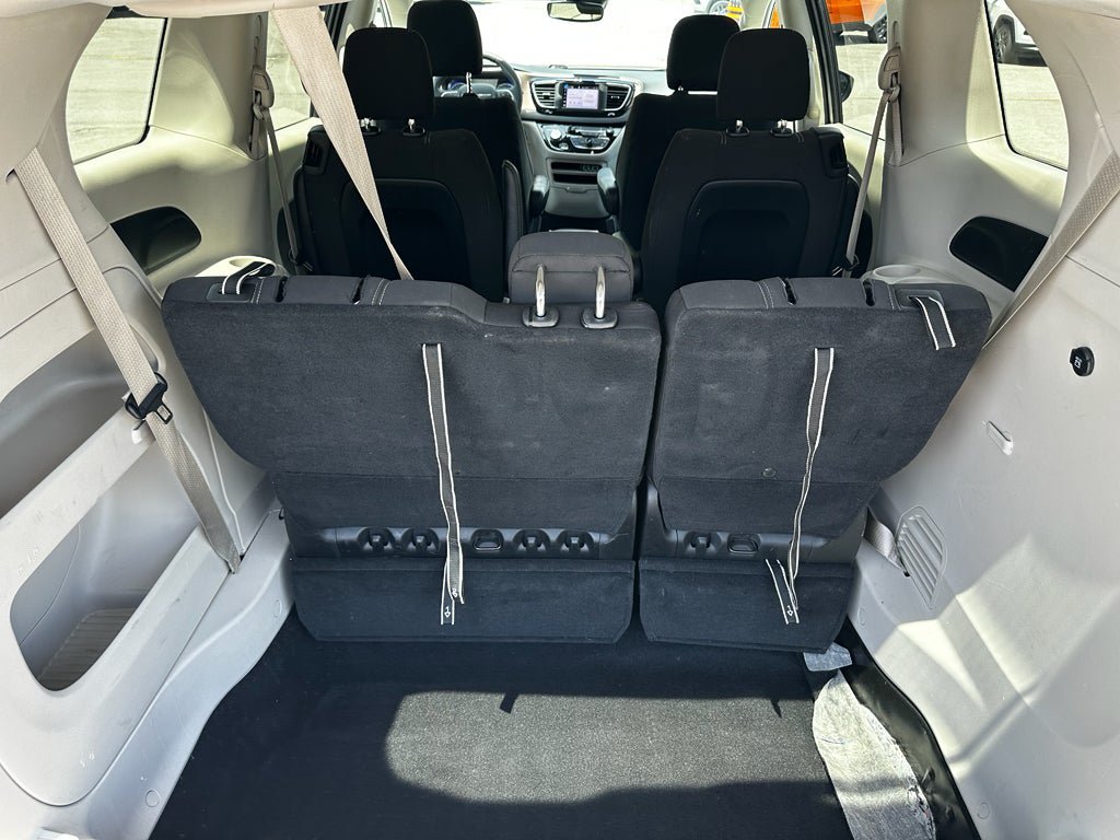 Used 2023 Chrysler Voyager LX FWD image 26