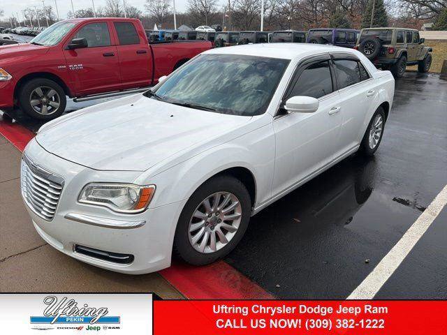 Used 2014 Chrysler 300 image 1