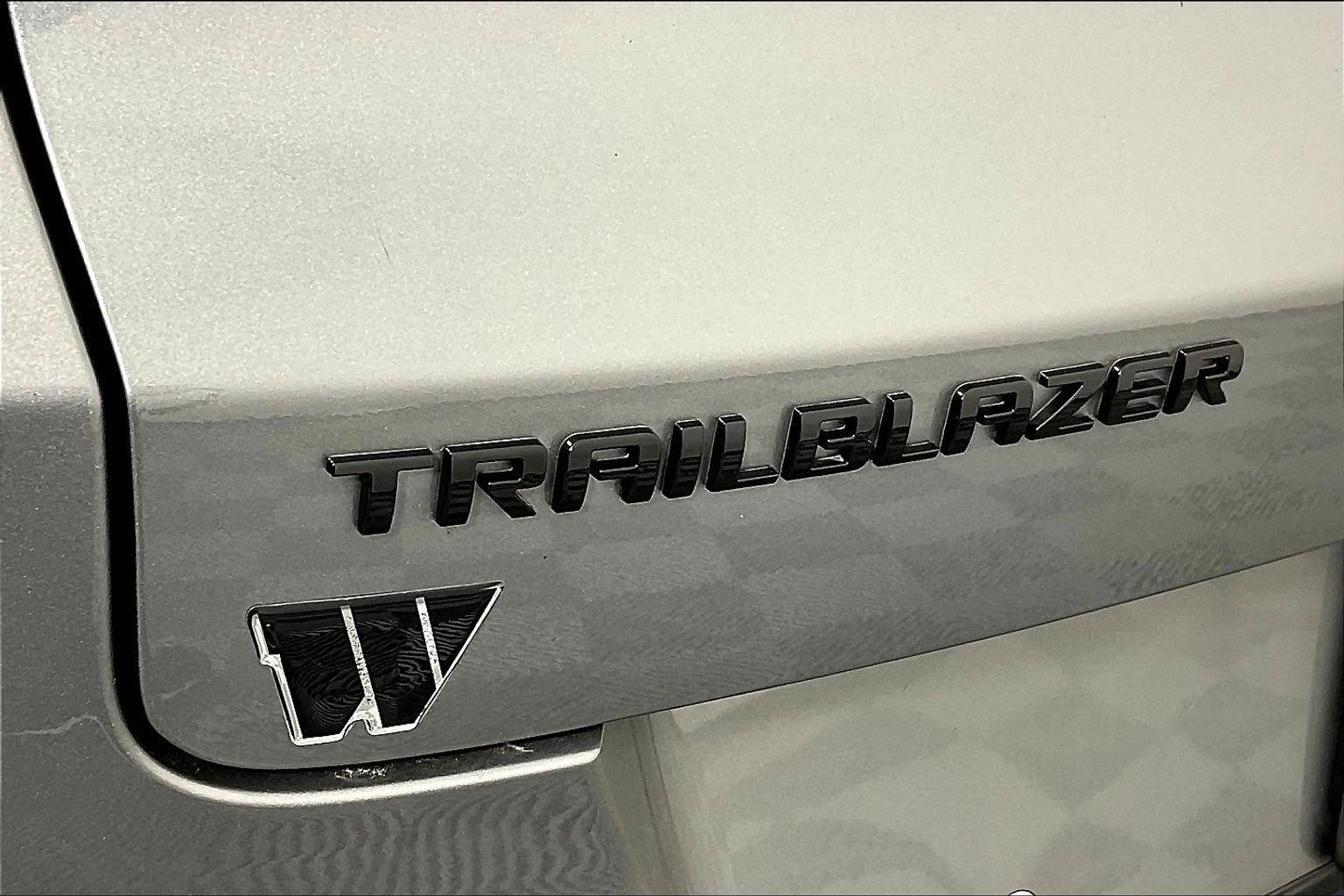 Used 2025 Chevrolet TrailBlazer RS w/ Driver Confidence Package FWD image 23