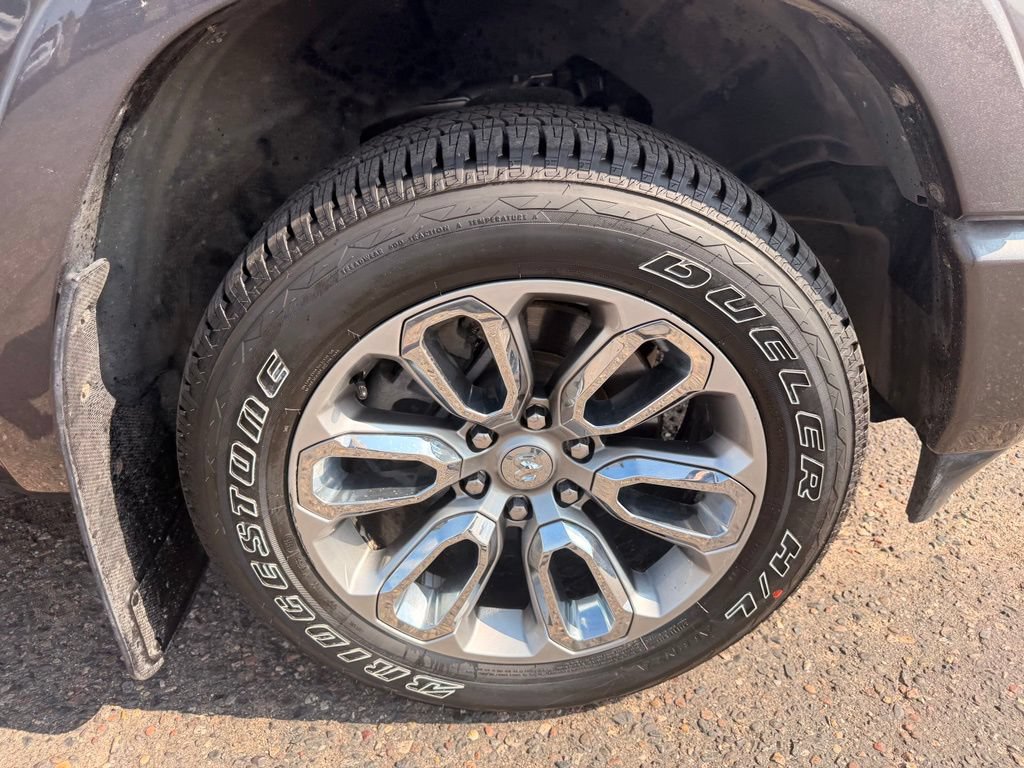 Used 2019 RAM 1500 Laramie AWD/4WD image 18