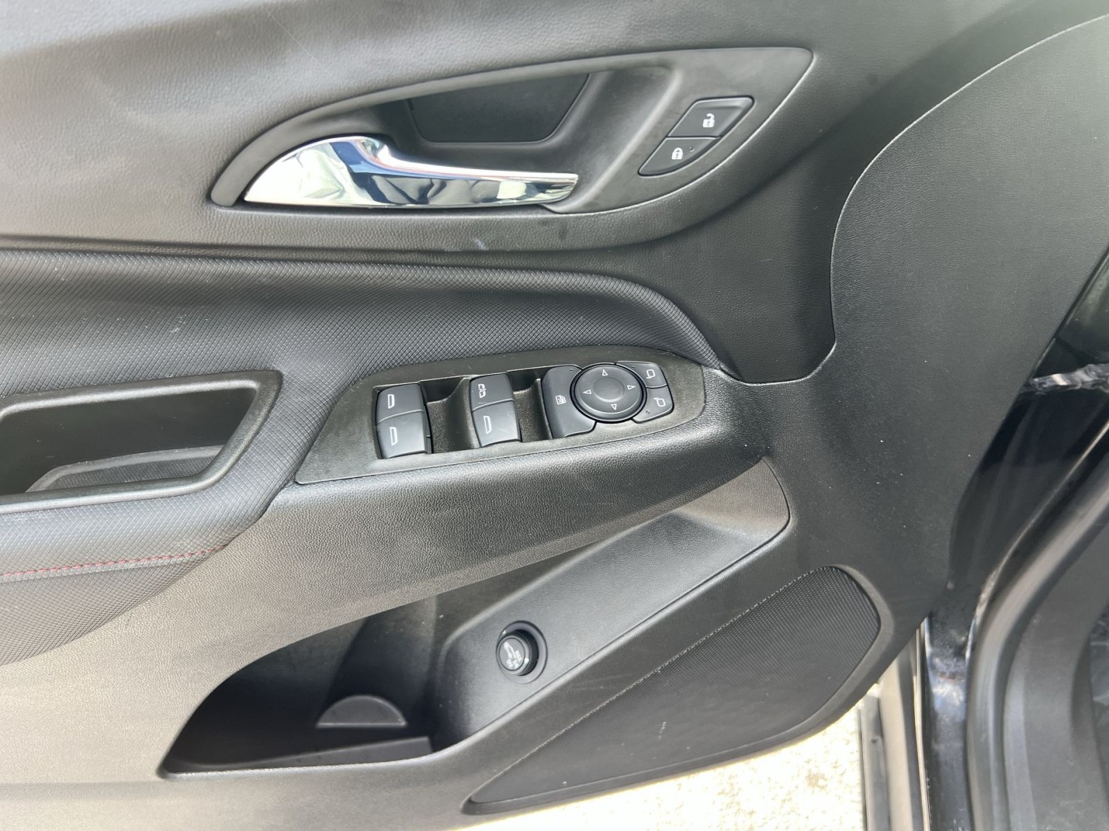 Used 2023 Chevrolet Equinox RS AWD/4WD image 15