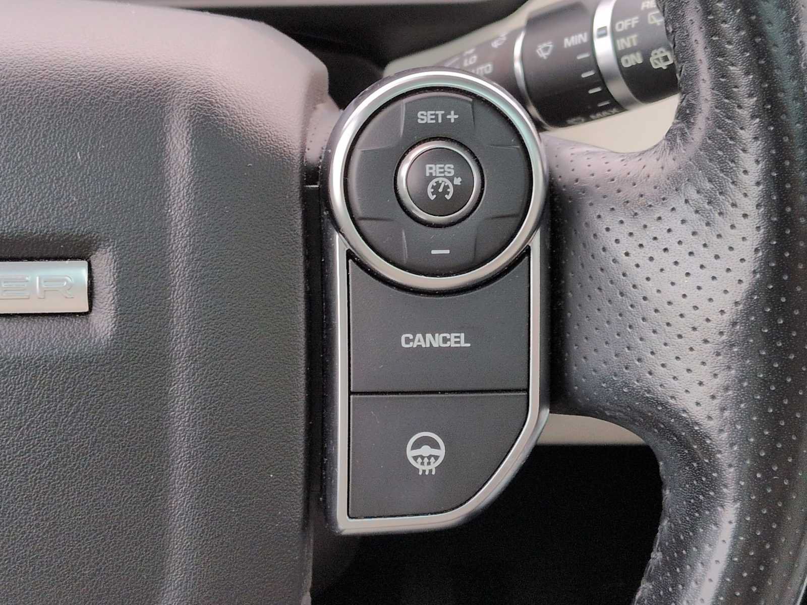 Used 2016 Land Rover Range Rover Sport SE AWD/4WD image 27