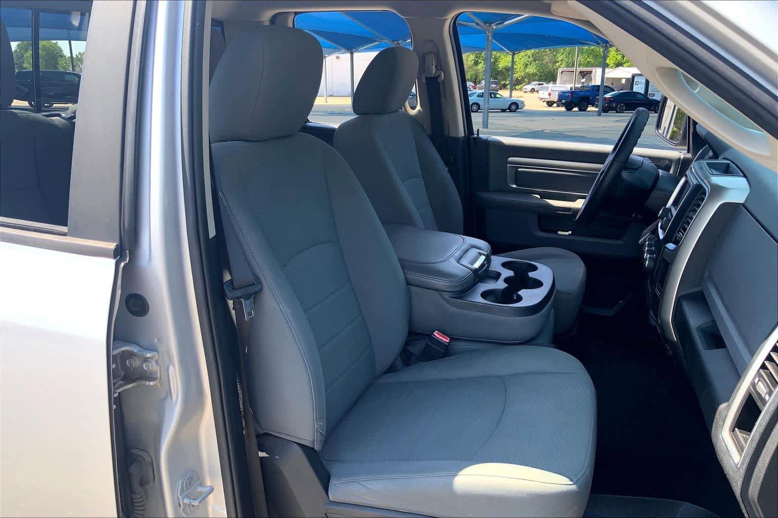 Used 2015 RAM 1500 Classic SLT RWD image 9