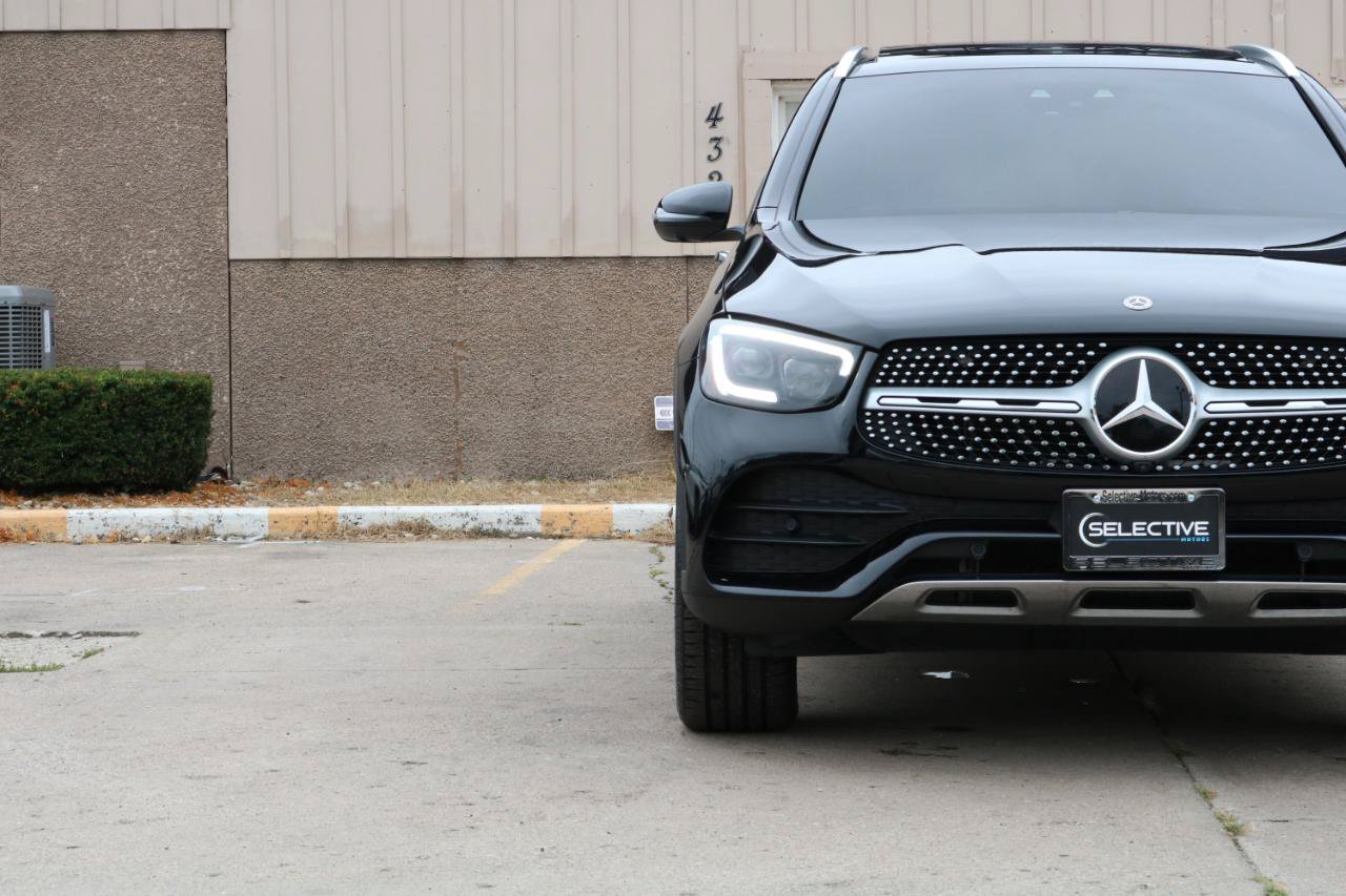 Used 2020 Mercedes-Benz GLC 300 4MATIC image 3