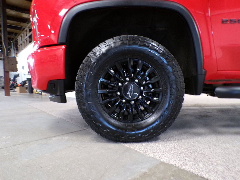 Used 2023 Chevrolet Silverado 2500 LTZ w/ LTZ Plus Package image 9