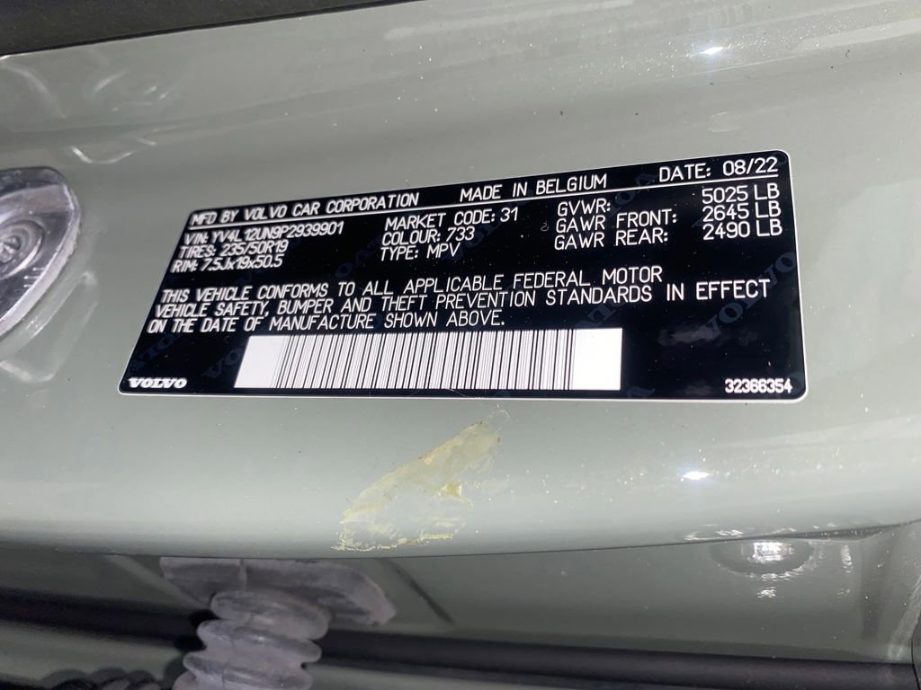 Used 2023 Volvo XC40 B5 Plus w/ Driver Assist Package AWD/4WD image 29