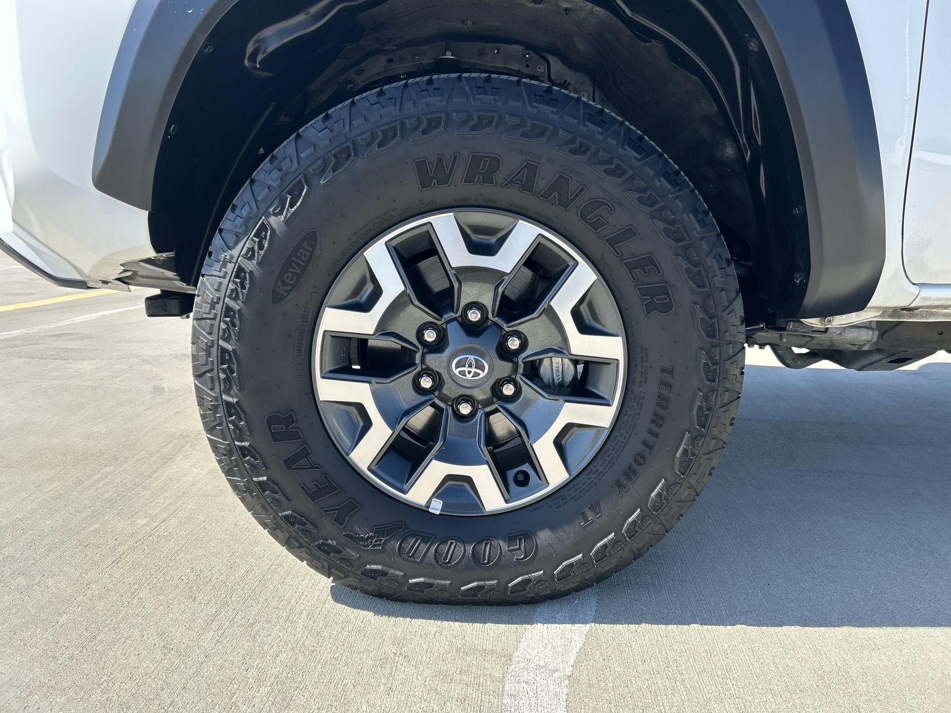 Used 2023 Toyota Tacoma TRD Off-Road AWD/4WD image 18
