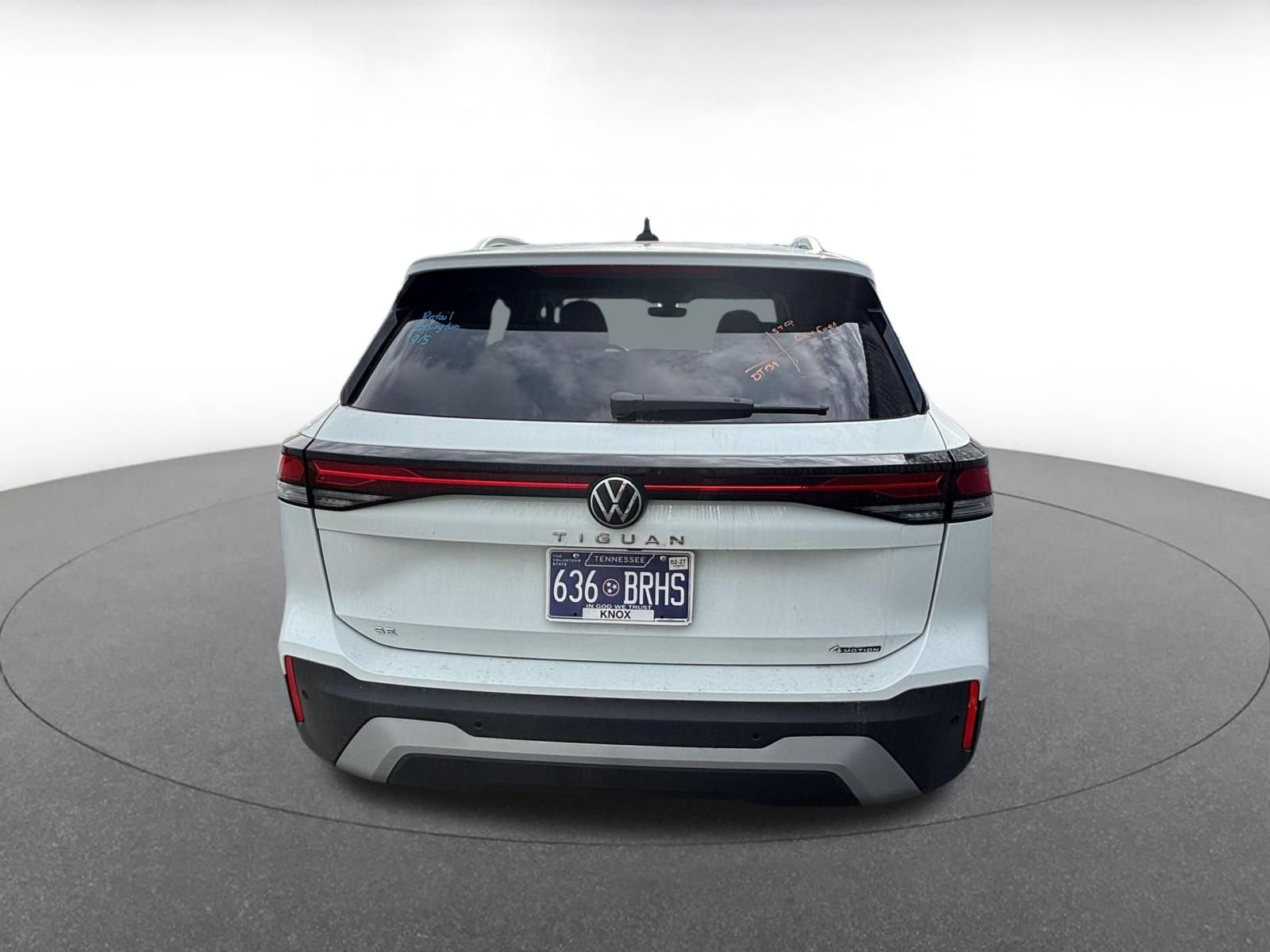 Used 2026 Volkswagen Tiguan SE AWD/4WD image 9
