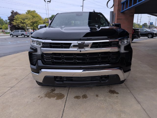 Used 2025 Chevrolet Silverado 1500 LT AWD/4WD image 11