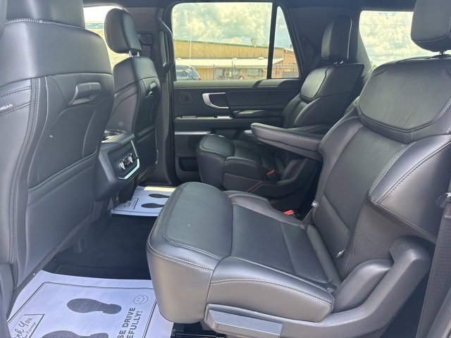 New 2025 Ford Expedition Max Platinum w/ Stealth Performance Package image 10