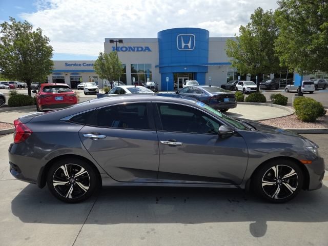 Used 2017 Honda Civic Touring image 4