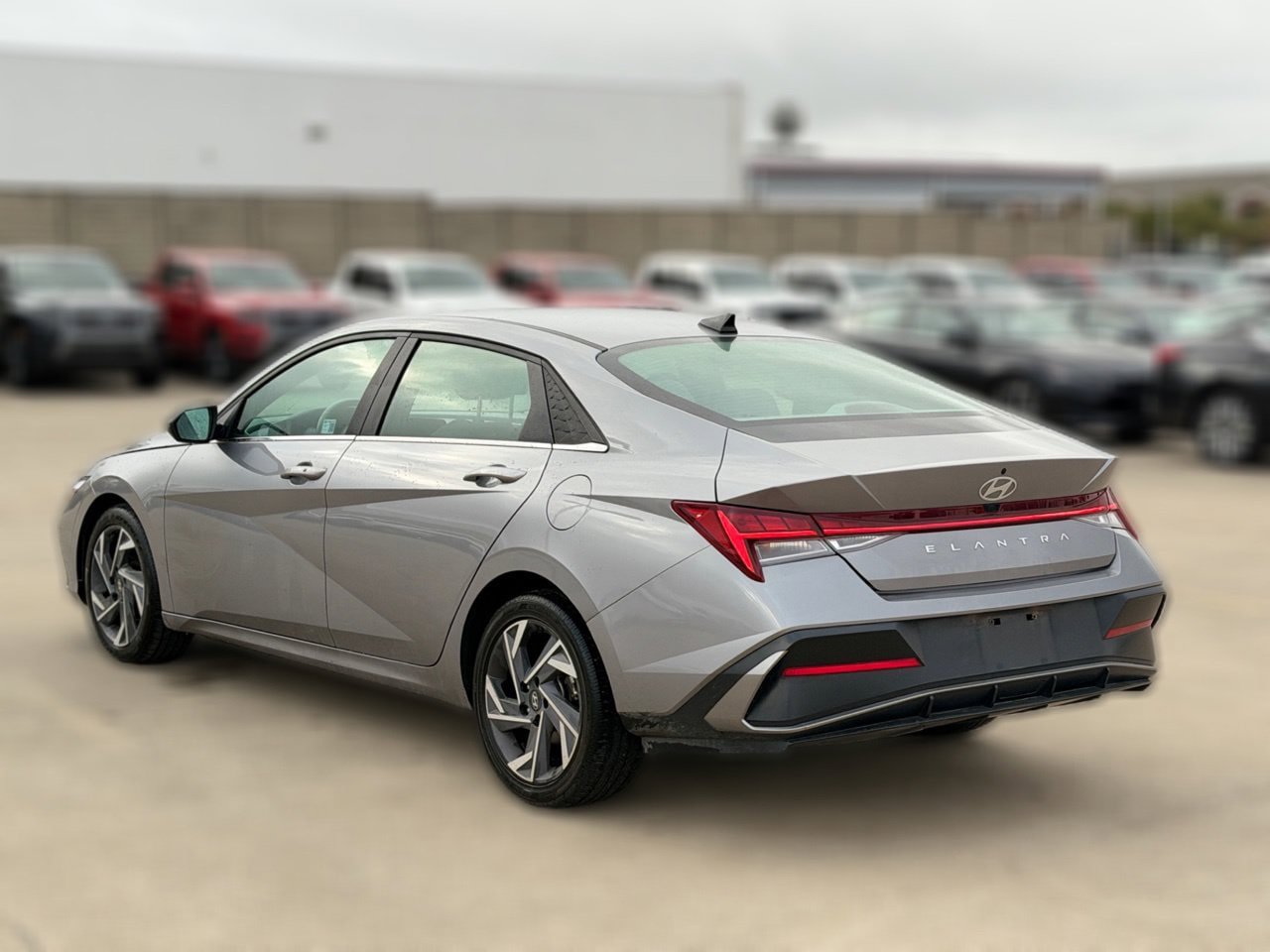 Used 2025 Hyundai Elantra SEL FWD image 7