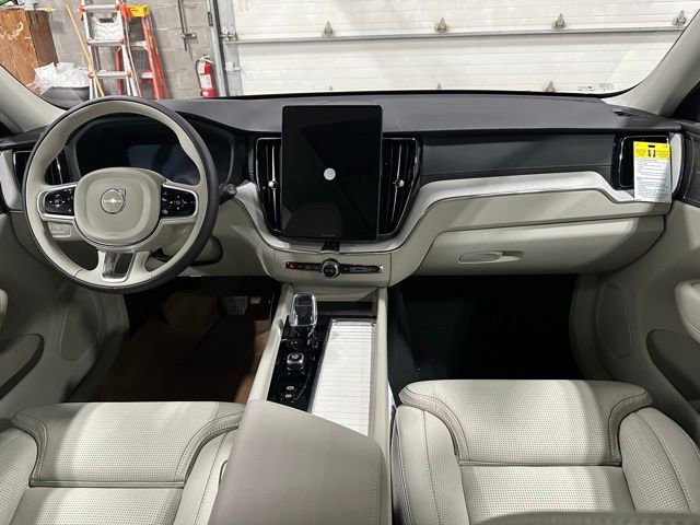 New 2026 Volvo XC60 T8 Ultra w/ Protection Package Premier AWD/4WD image 17