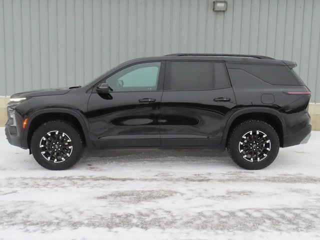 Used 2024 Chevrolet Traverse Z71 w/ Enhanced Driving Package image 7