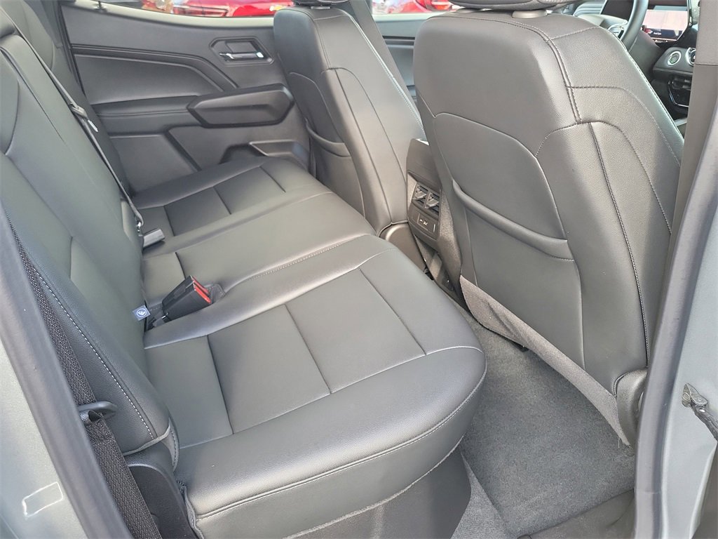 Used 2025 Chevrolet Colorado LT w/ LT Convenience Package image 18