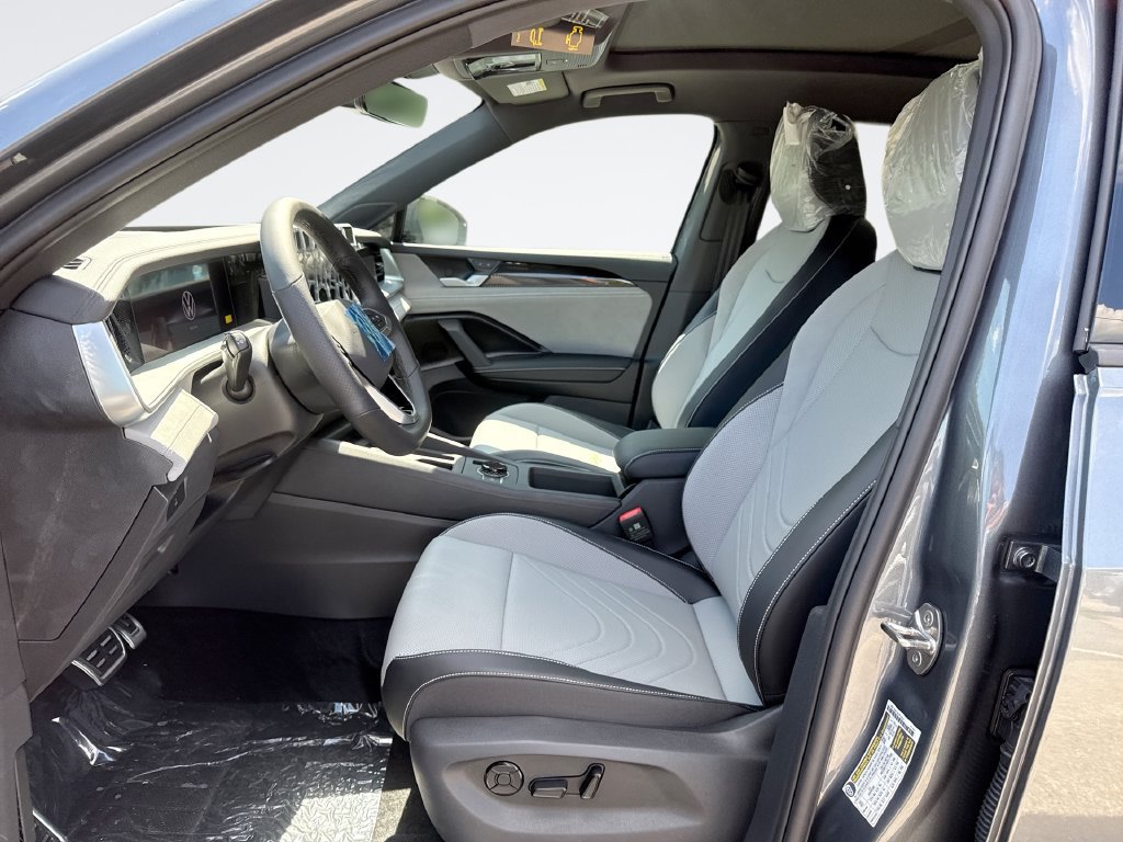 New 2026 Volkswagen Tiguan SE R-Line AWD/4WD image 13