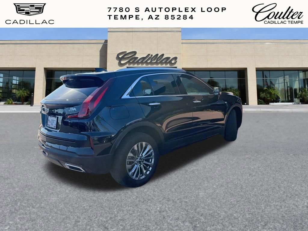 Used 2025 Cadillac XT4 Premium Luxury FWD image 7
