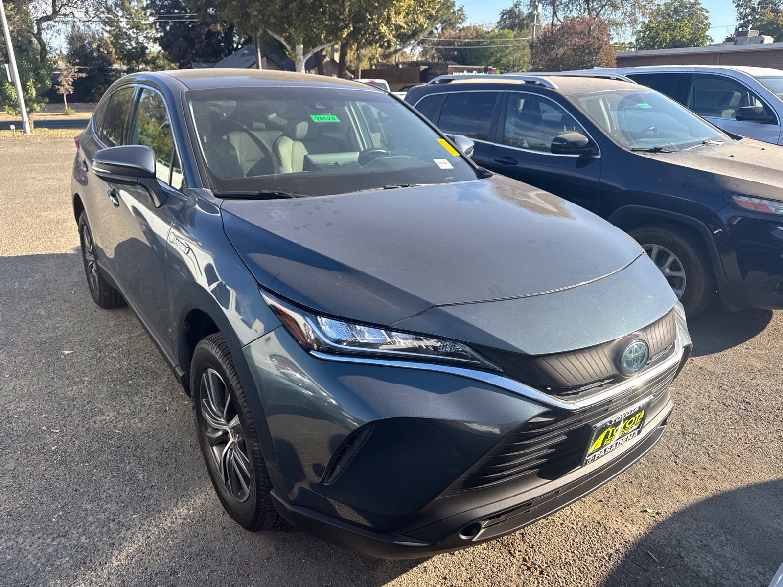 Used 2021 Toyota Venza LE w/ Carpet Mat Package (TMS) AWD/4WD image 4