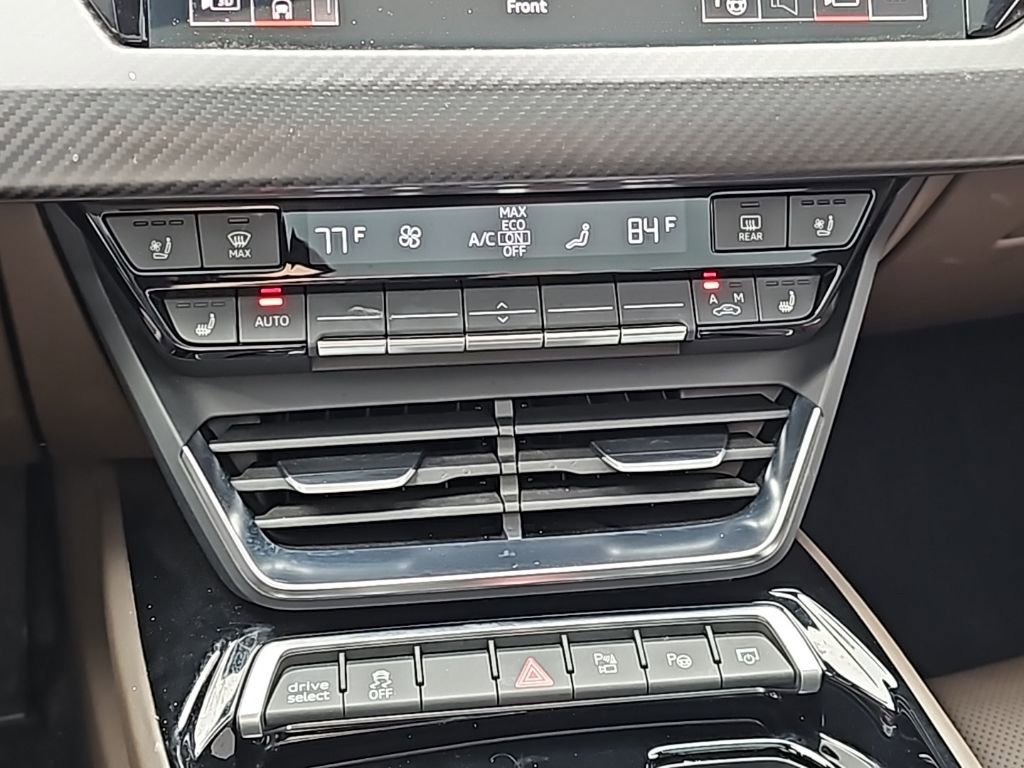 Used 2023 Audi e-tron GT Prestige image 6