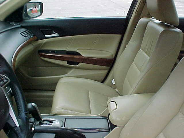 Used 2011 Honda Accord EX-L image 19