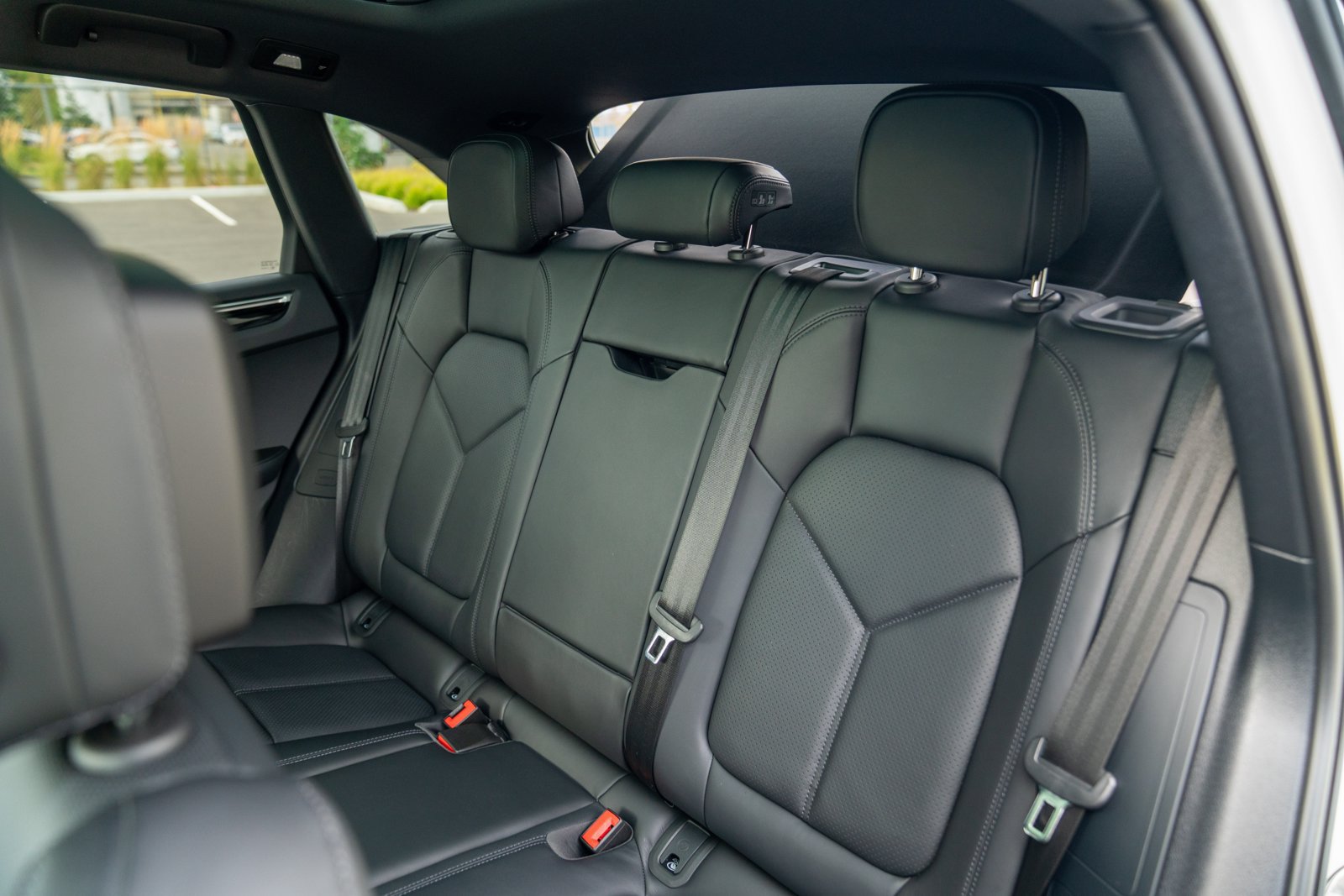 Certified 2023 Porsche Macan Turbo AWD/4WD image 23
