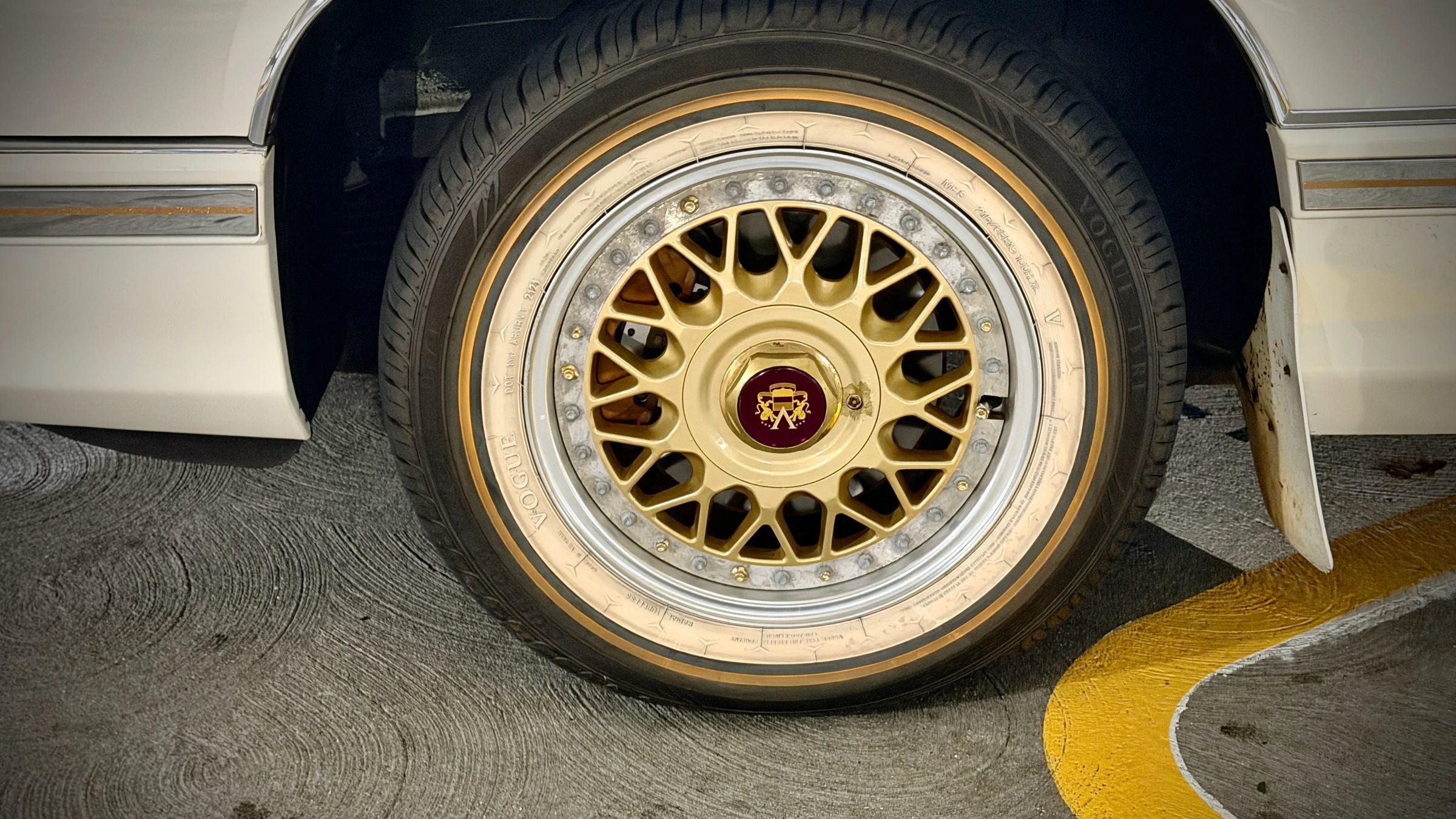 Used 1991 Cadillac Fleetwood Coupe image 14