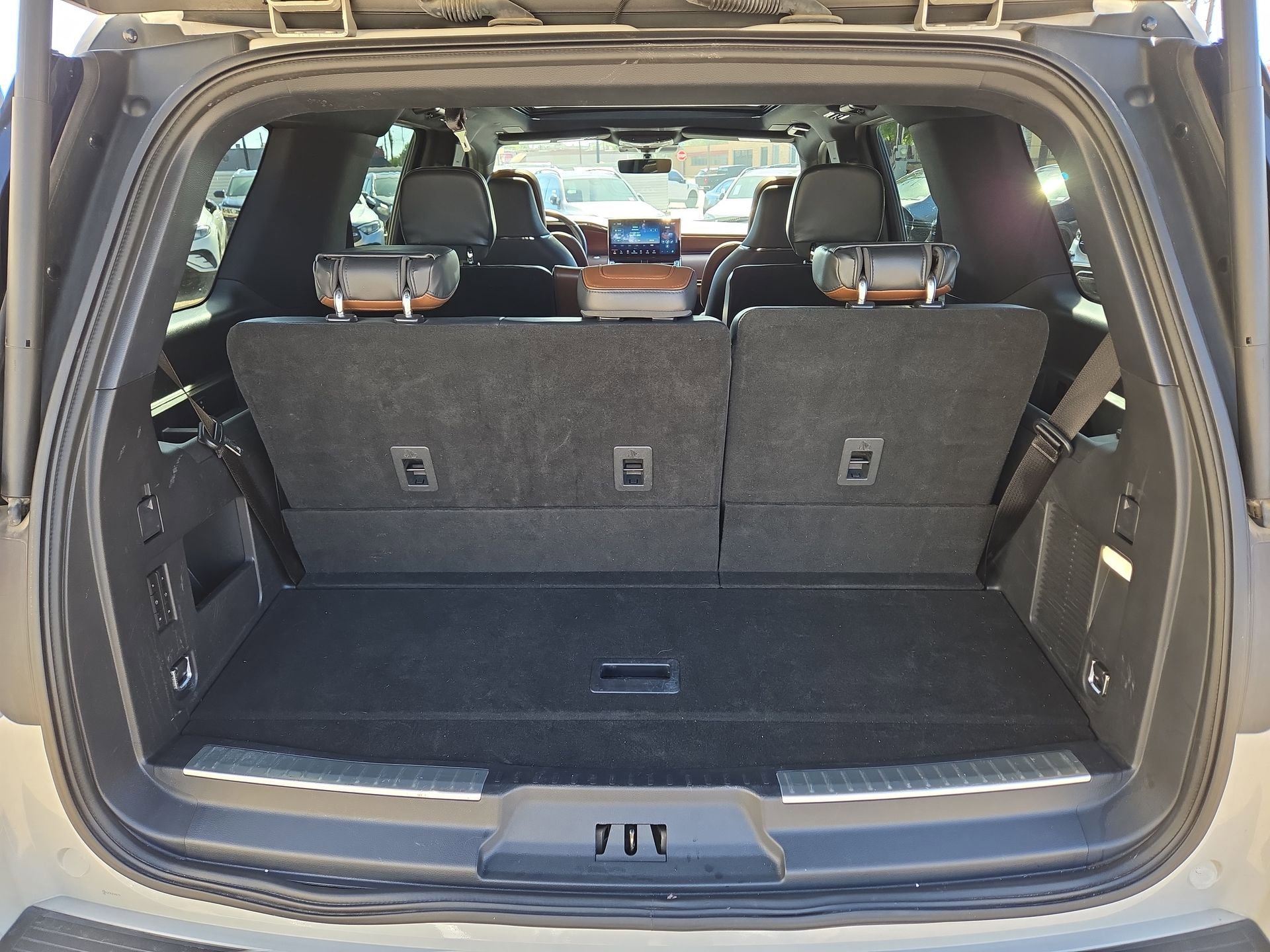 Used 2022 Lincoln Navigator Reserve image 12